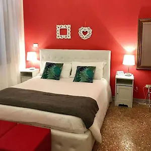 Residenza Quaggio Ca' Grimani 2*, Venice Italy